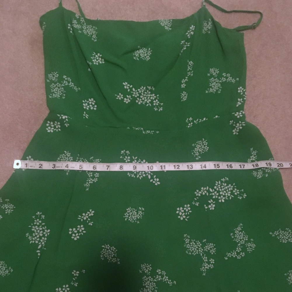 Reformation Stacey mini Dress in Monica. Green. - Picture 7 of 8